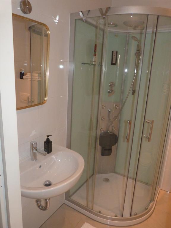 St Martin Apartment Виена Екстериор снимка