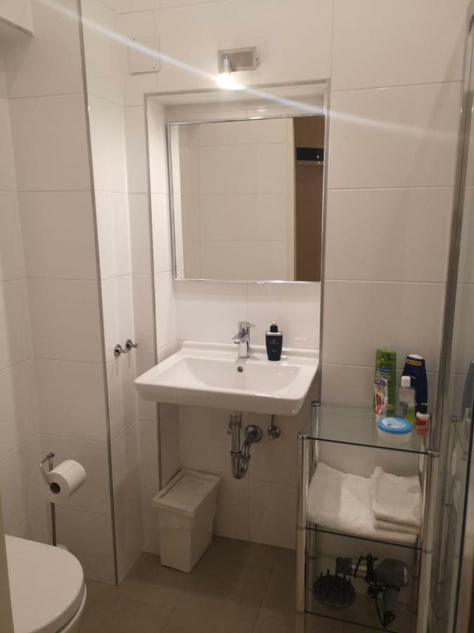 St Martin Apartment Виена Екстериор снимка